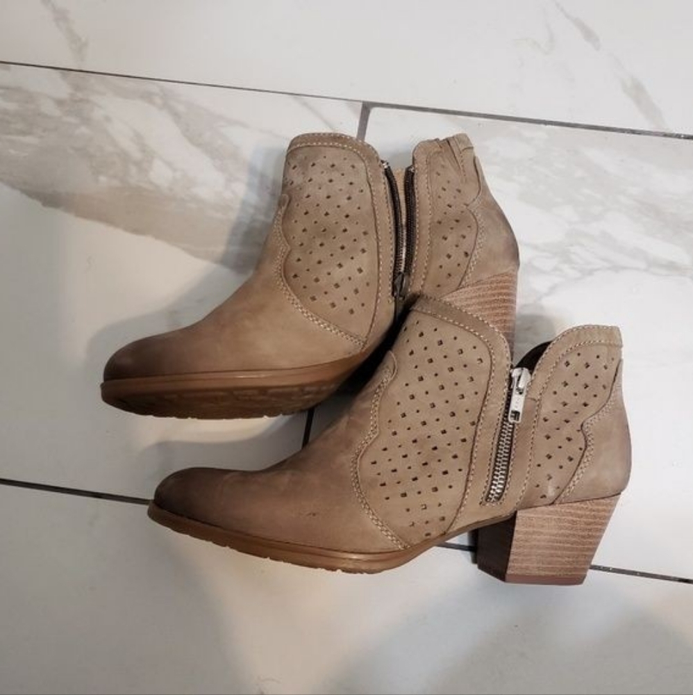 Earth Marion ankle boots - Picture 1 of 7